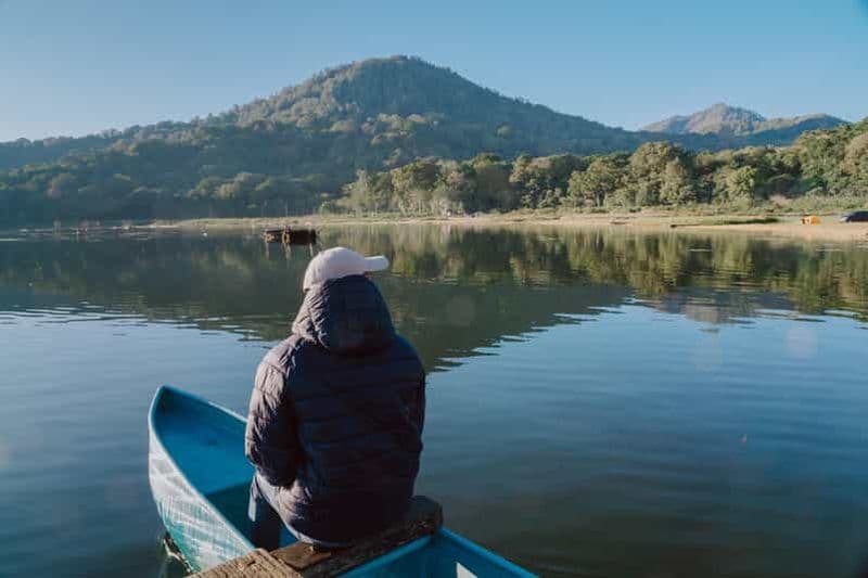 Billet Munduk : Canoë au lever du soleil et exploration des temples sacrés