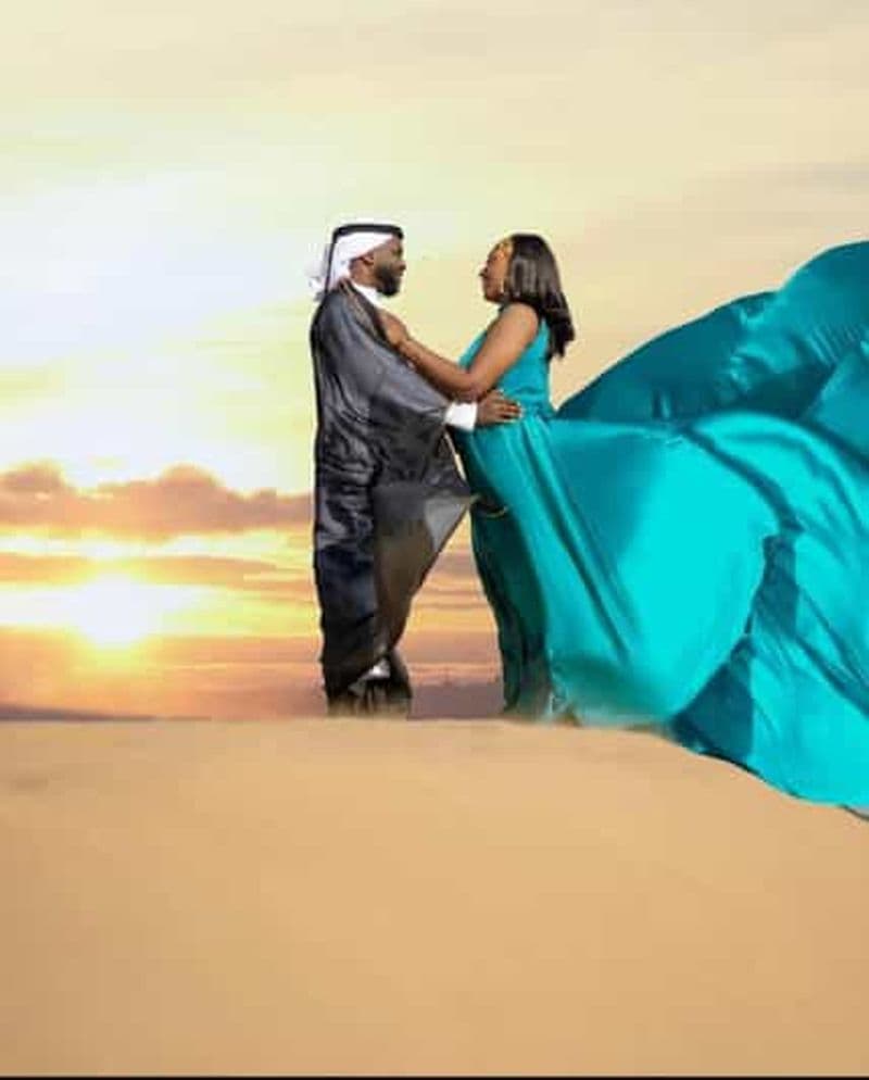 Billet Dubaï : Robe volante avec photographie du coucher de soleil et promenade dans les dunes