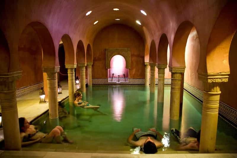 Billet Grenade : Visite guidée de l'Alhambra et bains et massages arabes
