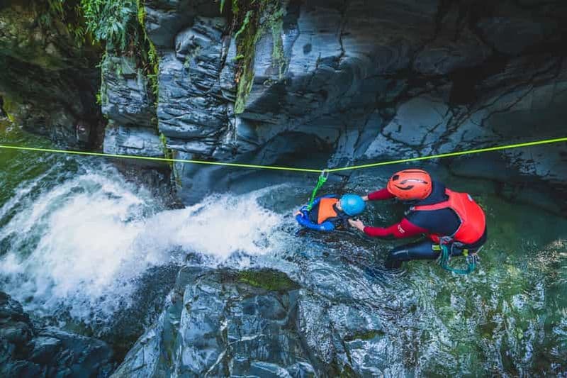 Billet Queenstown : Aventure de canyoning d'une demi-journée