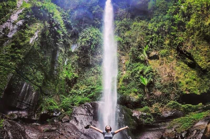 Billet Au départ d'Arusha : visite guidée de la cascade de Napuru et du lac Duluti