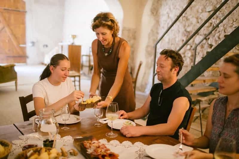 Billet Mezzocorona : dégustation de vins et visite de la cave avec apéritif