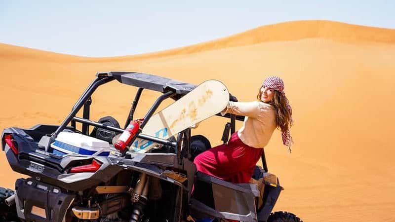 Billet Dubaï : désert de dunes rouges, balade en buggy et dîner buffet barbecue