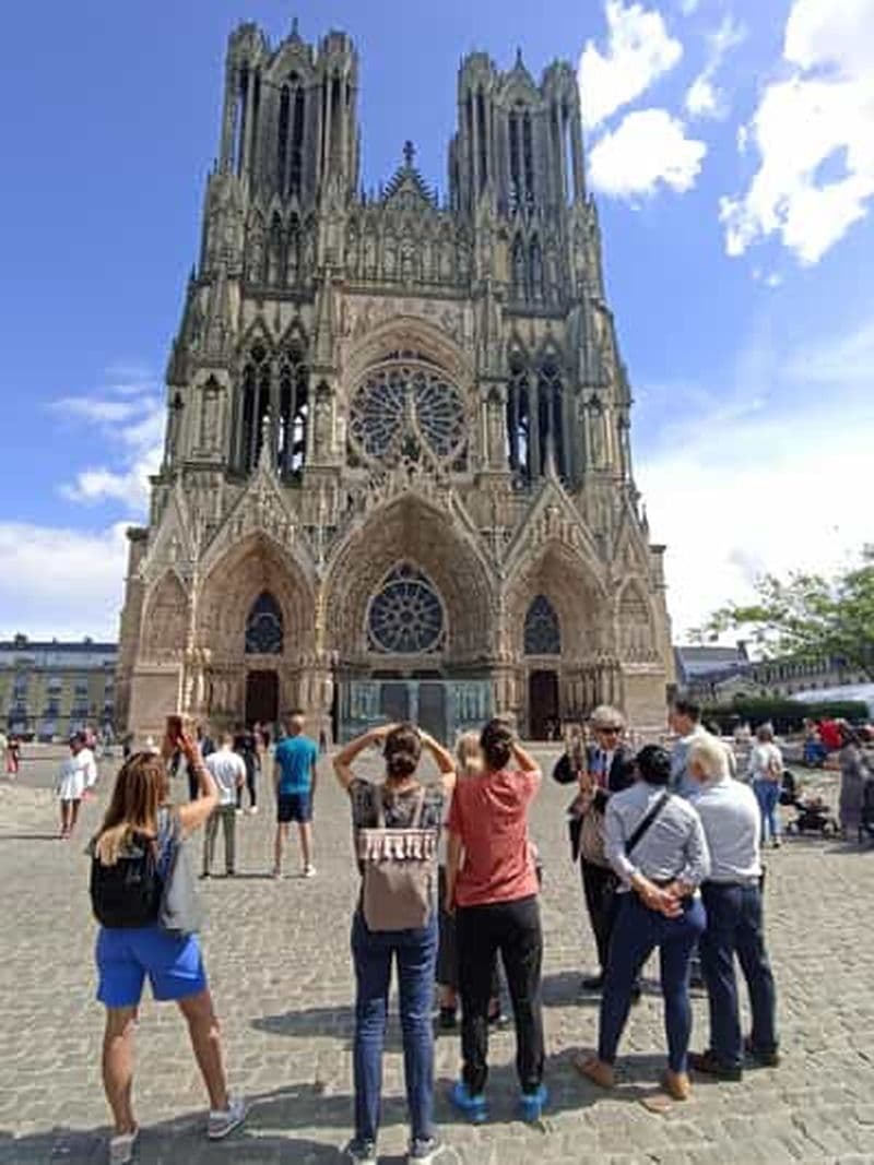 Billet Visite de la Champagne depuis Paris : cathédrale de Reims, caves et dégustation