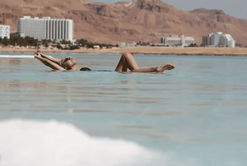 Billet Tel Aviv : demi-journée à la plage privée de la mer Morte - petits groupes