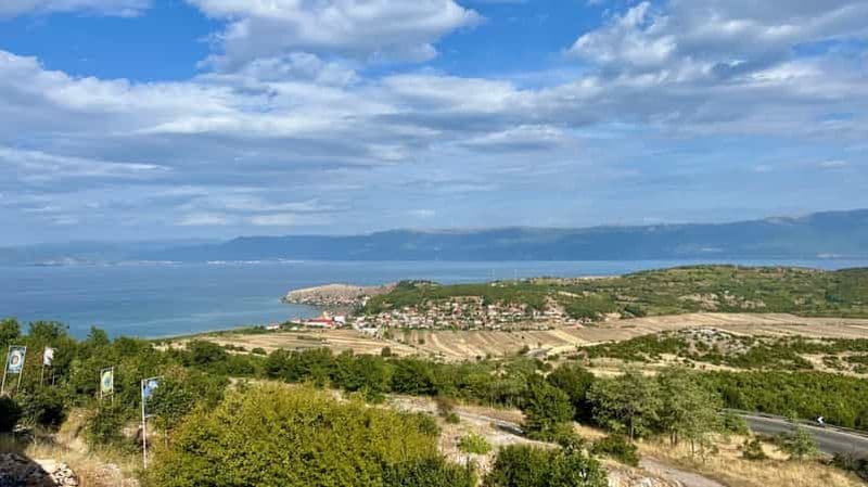 Billet Tirana : forteresse d'Elbasan, village de Lin et lac d'Ohrid