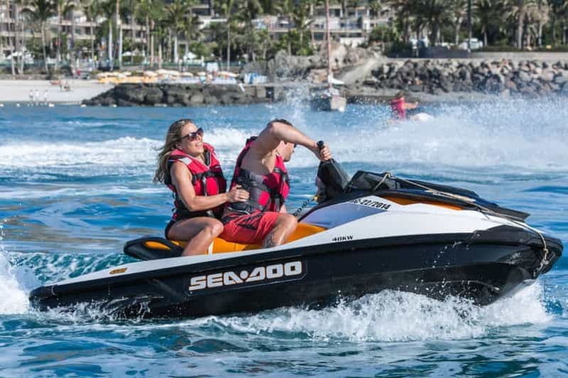 Billet Agadir : Promenade de 30 minutes en jet ski avec prise en charge et retour à l'hôtel