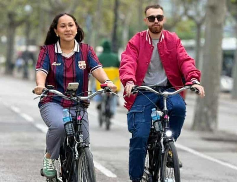 Billet Visite des stades de Barcelone à vélo électrique, l'esprit Barça