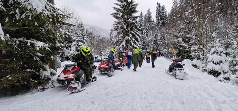 Billet Bucarest : Excursion en motoneige avec le château de Peleș et le téléphérique
