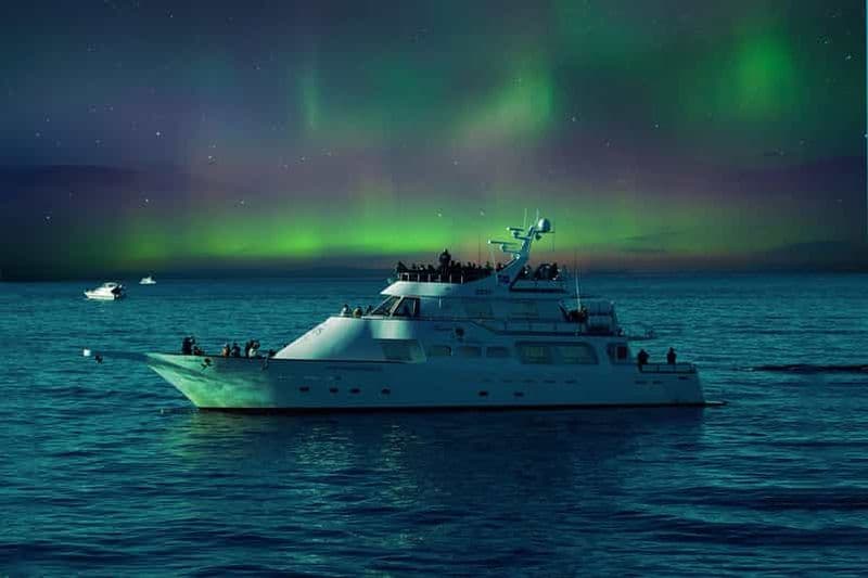 Billet Reykjavik : Excursion en yacht à la recherche d'aurores boréales