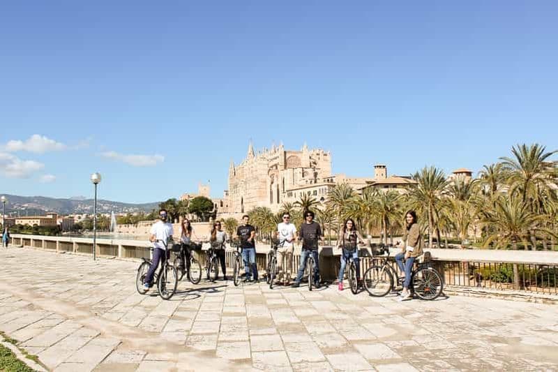 Billet Visite guidée de la vieille ville de Palma de Majorque à vélo et tapas