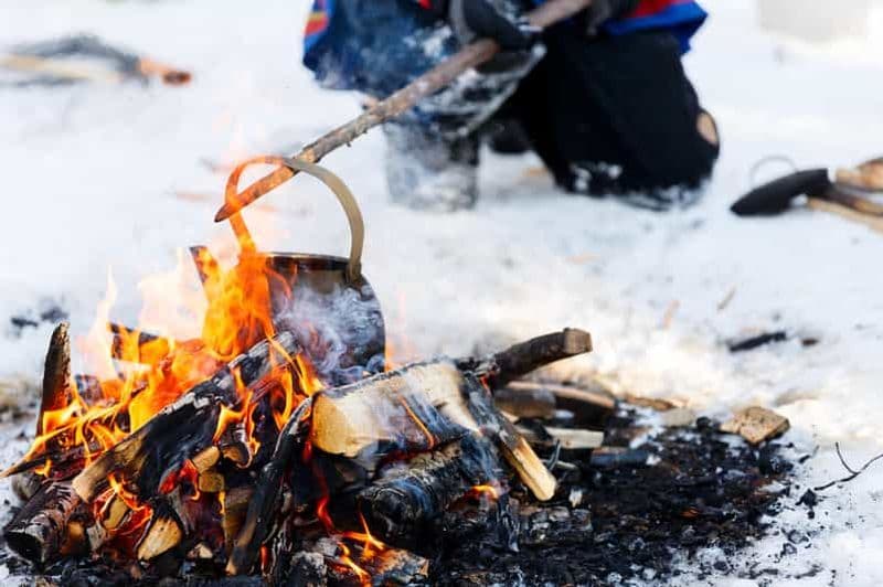 Billet Levi : Pêche sur glace en motoneige
