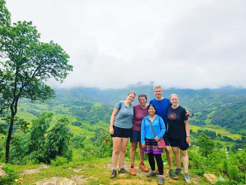 Billet Depuis Hanoi : 2 jours de trek à Sapa - Transfert en limousine de luxe
