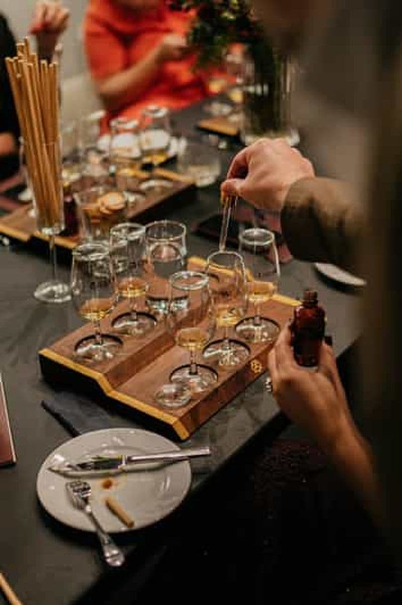 Billet Vilnius : visite de la vieille ville avec dégustation de whisky et de fromage