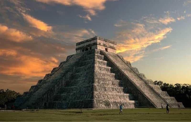 Billet Depuis Mérida : Chichen Itza, Izamal et Cenote avec déjeuner