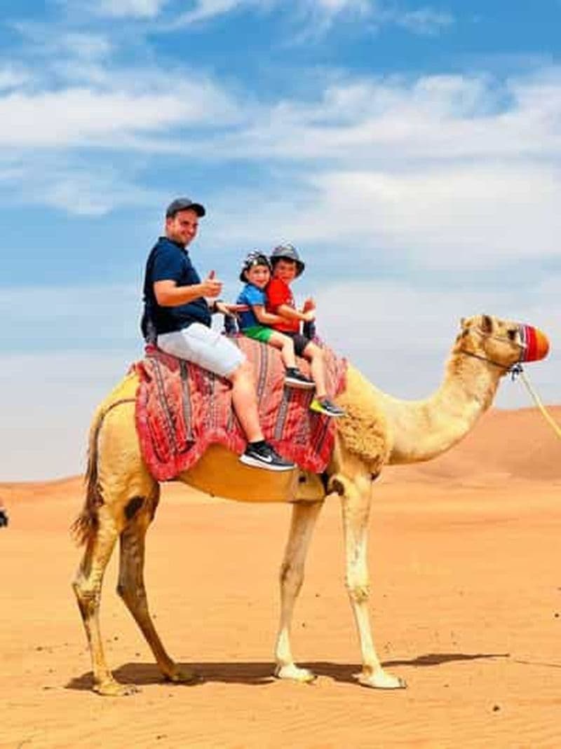 Billet Dubaï : Excursion dans le désert au lever du soleil avec rallye dans les dunes et balade à dos de chameau