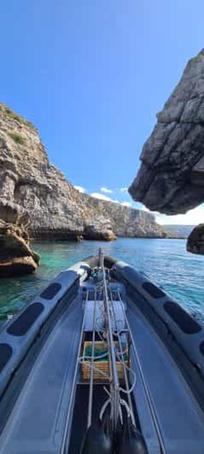 Billet Sesimbra : excursion en bateau vers les plages sauvages et les grottes