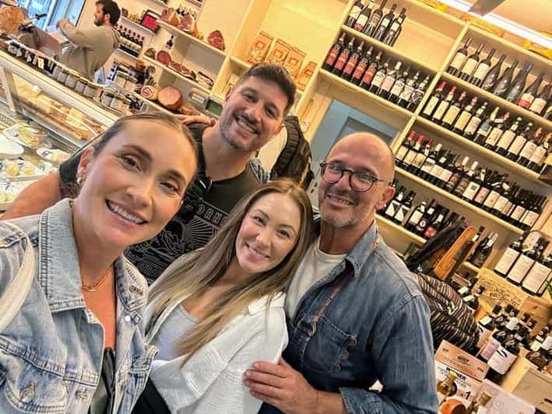 Billet Florence : dégustation de fromages et de vins sur un marché local