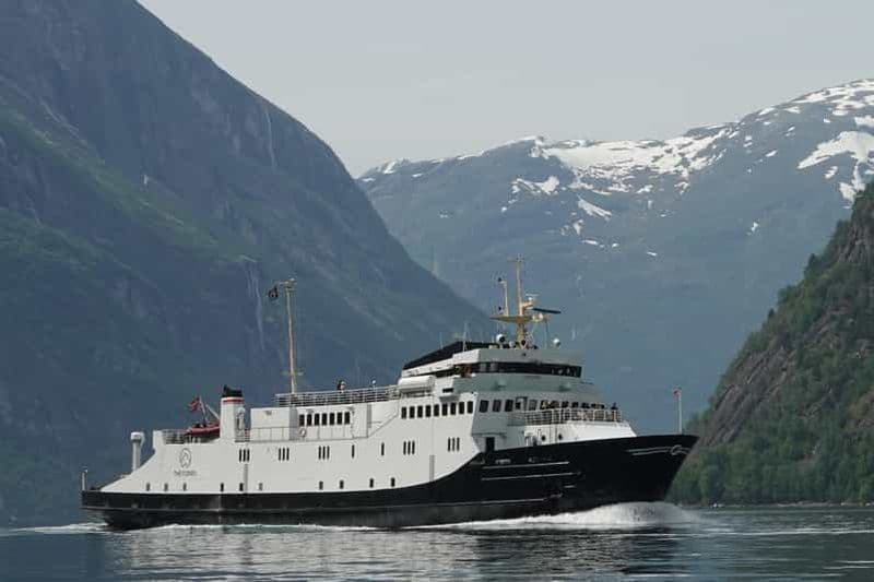 Billet Depuis le village de Geiranger : Croisière dans le Geirangerfjord