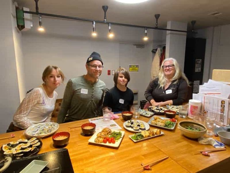 Billet Shinjuku Tokyo : Cours de cuisine japonaise authentique et familiale
