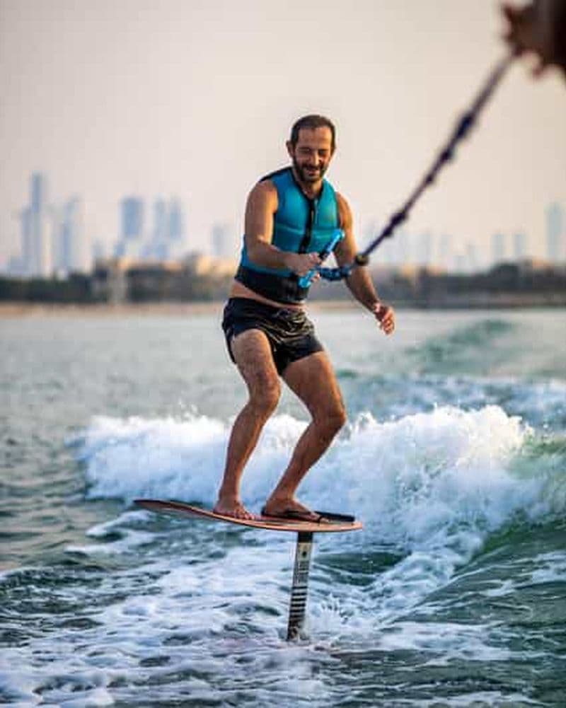 Billet Wake Foiling Jumeirah : Réservez votre prochaine expérience !