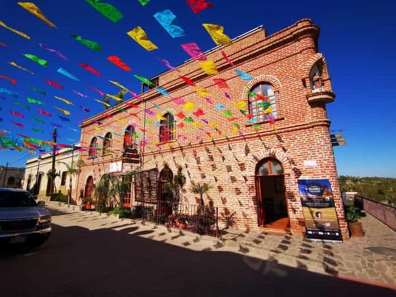Billet Découvrez Todos Santos : Un voyage privé à travers la culture.