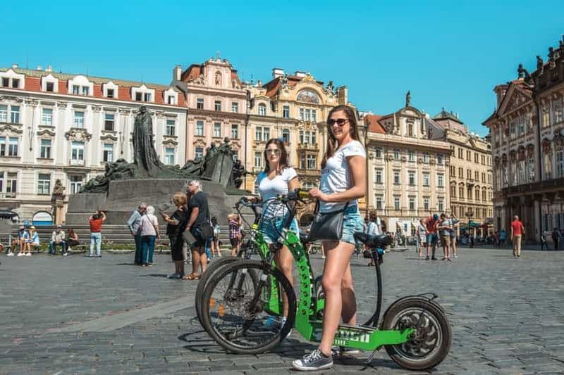 Billet Prague : visite de 4 heures de la ville en Segway et en scooter électrique