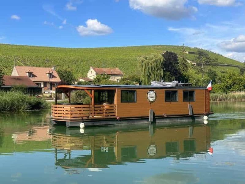 Billet Croisière semi-privée en bateau solaire en Champagne