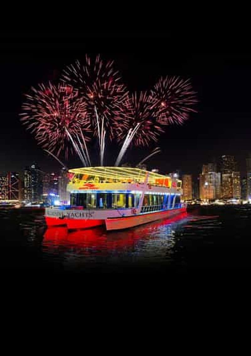 Billet Bateau de fête NYE à Dubaï avec DJ, buffet et bar à bord