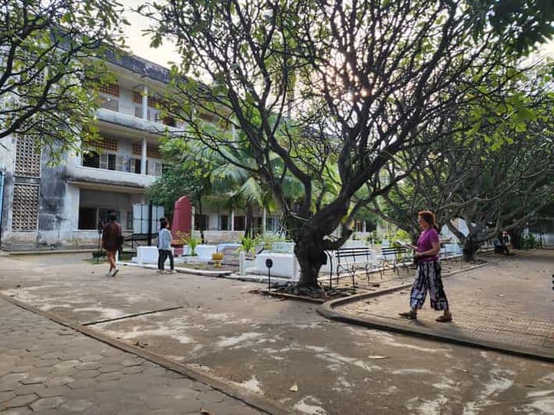 Billet Phnom Penh : visite des temps forts, dont le S21 et les Killing Fields