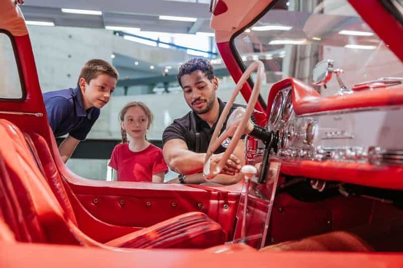 Billet Stuttgart : visite guidée du musée Mercedes-Benz