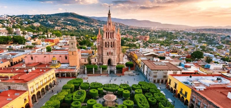 Billet Guadalajara - Sierra Gorda en moto : SM Allende, Bernal, Guanajuato