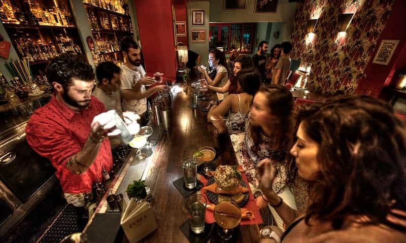 Billet Athènes la nuit : Visites guidées, spiritueux et gastronomie