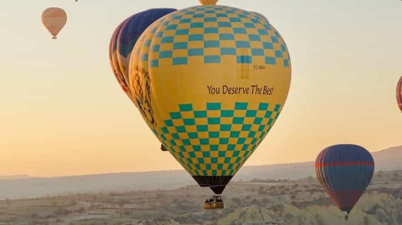 Billet Cappadoce : montgolfière au lever du soleil à Göreme et transfert