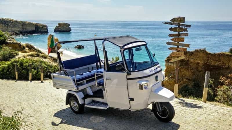 Billet Albufeira : promenade en tuk-tuk avec la vieille ville et les plages