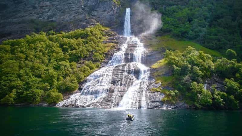 Billet Geiranger : Visite guidée du Geirangerfjord en bateau