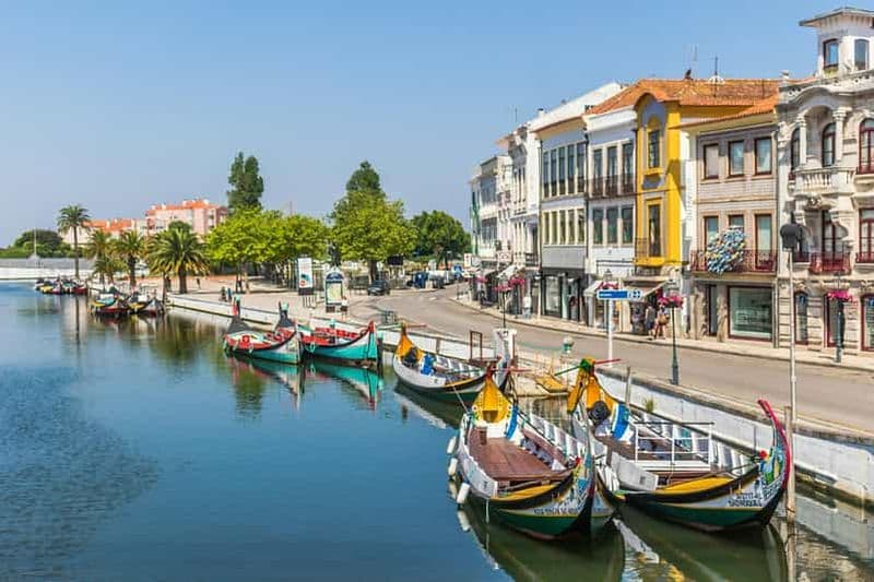 Billet Au départ de Lisbonne : Aveiro, tour en bateau, Costa Nova et Coimbra en privé