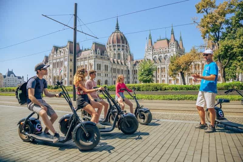 Billet Budapest : visites en petit groupe en scooter électrique MonsteRoller