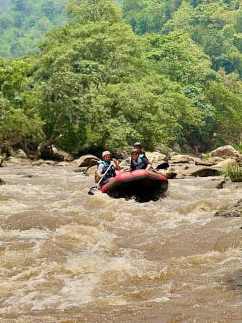 Billet Chiang Mai : Excursion d'une journée à la cascade de Sticky et au rafting