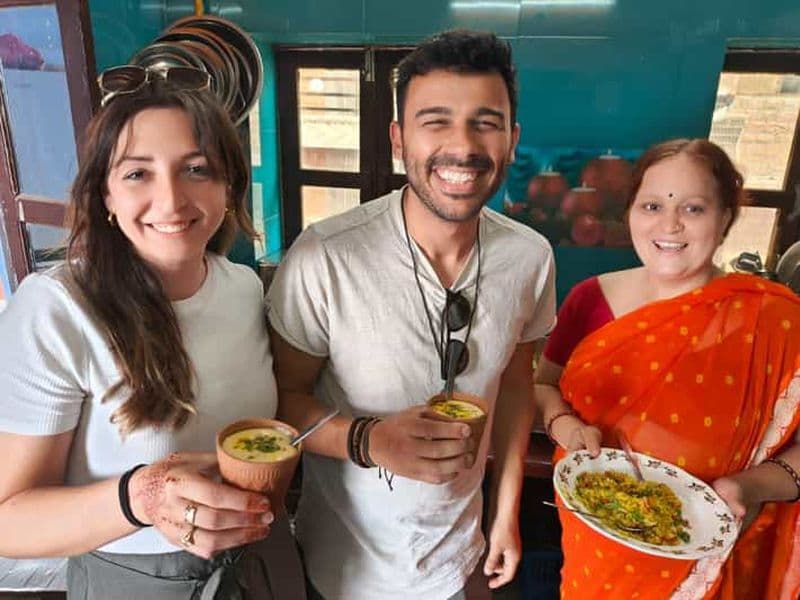 Billet Cours de cuisine à Jodhpur avec Rekha (11 plats, prise en charge et retour)
