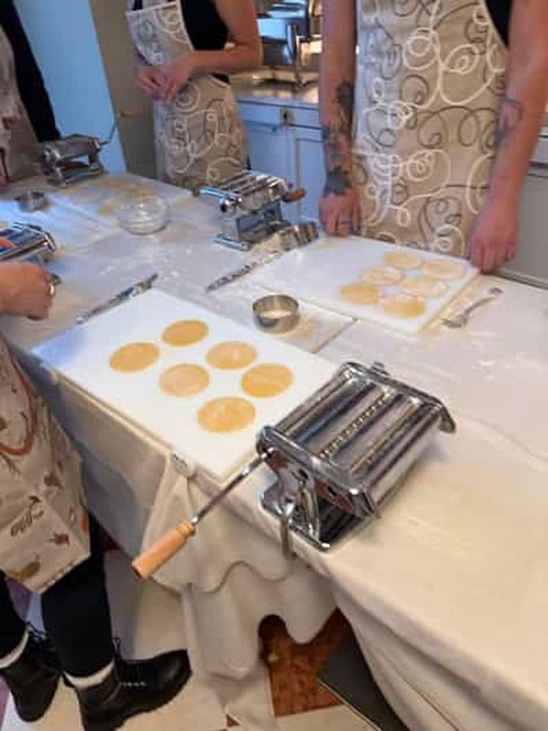 Billet Bari : Cours de cuisine sur les pâtes et le Tiramisu avec du vin