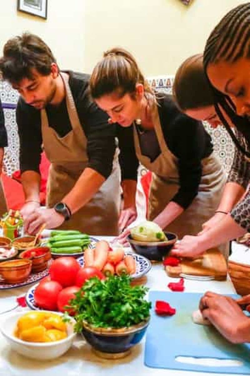 Billet Cours de cuisine marocaine avec un chef local à Marrakech