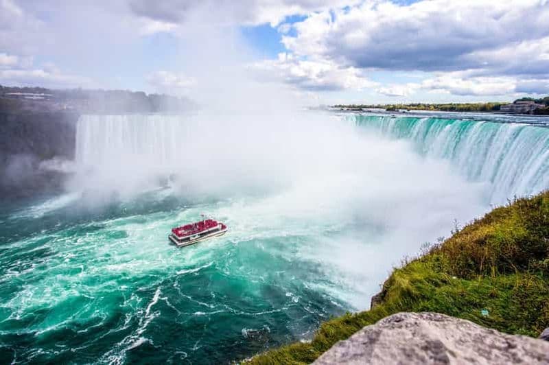 Billet Depuis Toronto : visite d'une journée aux chutes du Niagara avec croisière facultative