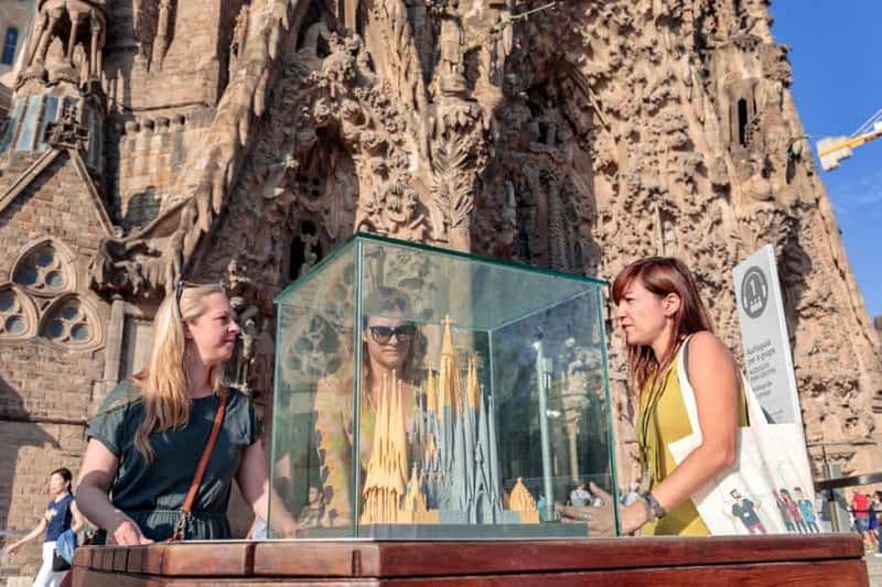 Billet Barcelone : Découvrez Gaudí, la Sagrada Familia et le parc Güell