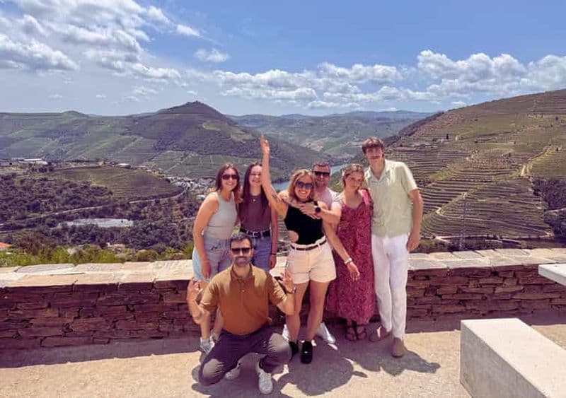 Billet Porto : Visite privée de la vallée du Douro en petit groupe, croisière, dégustation de vins, repas