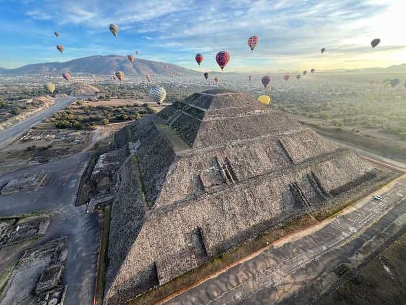 Billet Mexico : Vol en montgolfière, petit-déjeuner dans une grotte et pyramides