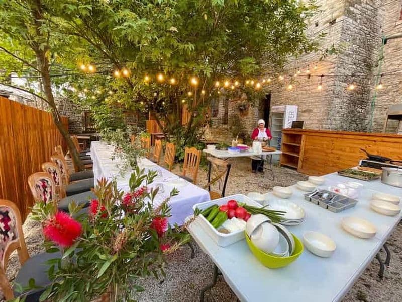 Billet Cuisinez comme un habitant de la région – Cours de cuisine authentique à Gjirokastra