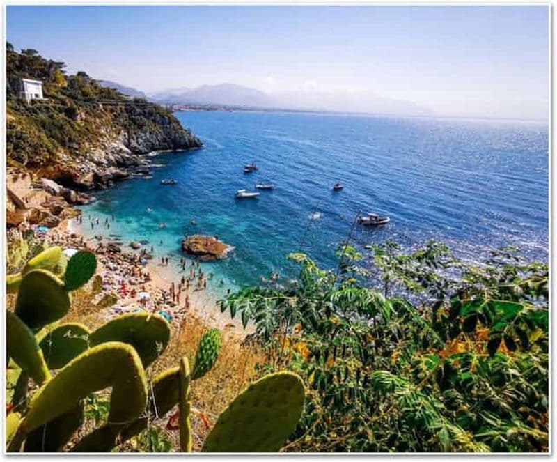 Billet Palerme : une journée complète de sortie en bateau privé avec déjeuner à bord