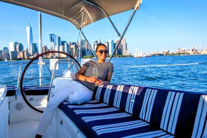 Billet NYC : Voile privée au champagne jusqu'à la Statue de la Liberté