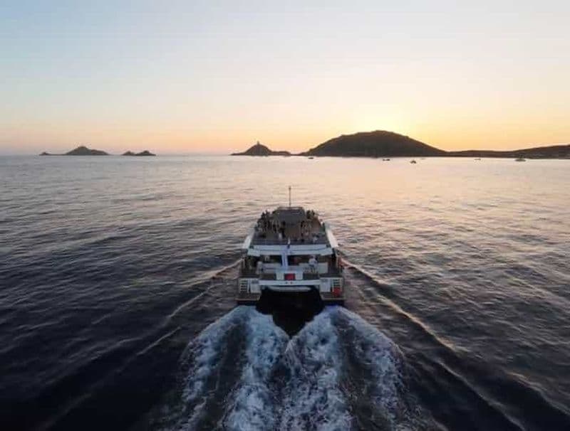Billet Ajaccio: Coucher de soleil aux îles Sanguinaires